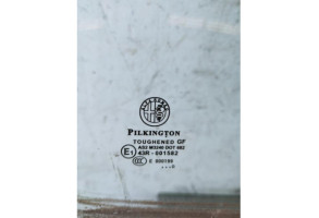 Vitre avant droit ALFA ROMEO MITO Photo n°5