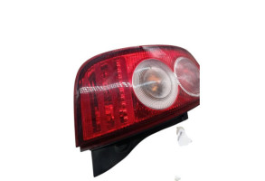 Feu arriere principal gauche (feux) NISSAN MICRA 3 Photo n°4 Feu arriere principal gauche (feux) NISSAN MICRA 3 Photo n°4