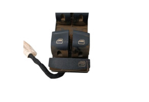 Interrupteur de leve vitre avant gauche AUDI Q7 1 Photo n°2 Interrupteur de leve vitre avant gauche AUDI Q7 1 Photo n°2