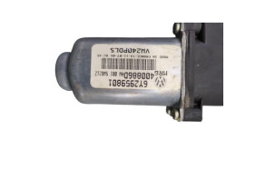 Leve vitre electrique avant droit VOLKSWAGEN POLO 4 Photo n°1