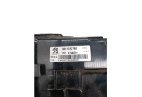 Feu arriere secondaire droit (feux) PEUGEOT 5008 2 Photo n°4