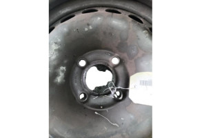 Jante RENAULT CLIO 4 Photo n°2 Jante RENAULT CLIO 4 Photo n°2