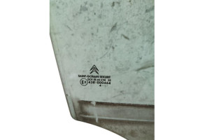 Vitre avant droit CITROEN C2 Photo n°4