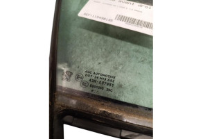 Custode avant droit (porte) PEUGEOT 208 1 Photo n°1