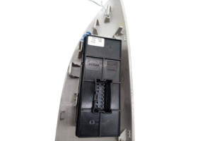 Interrupteur de leve vitre avant droit NISSAN JUKE 1 Photo n°5