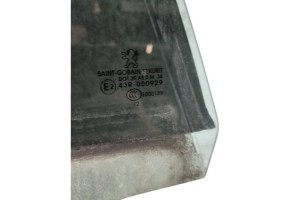 Vitre arriere droit PEUGEOT 508 1 Photo n°4