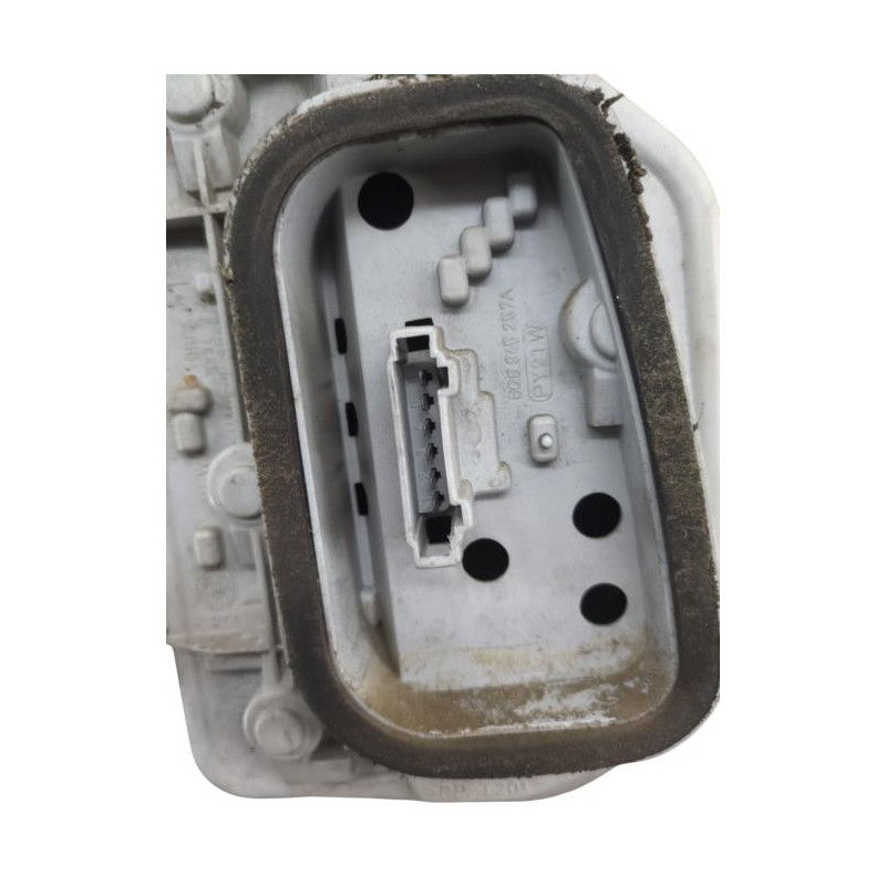 Feu arriere principal gauche (feux) VOLKSWAGEN POLO 4 Photo n°1