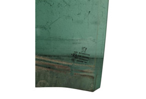 Vitre arriere droit PEUGEOT 308 1 SW Photo n°3