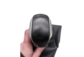 Pommeau de vitesses PEUGEOT 208 1 Photo n°4