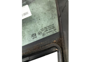 Custode avant gauche (porte) PEUGEOT 208 1 Photo n°4