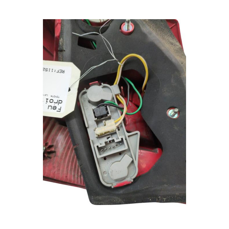 Feu arriere principal droit (feux) TOYOTA YARIS 2 Photo n°1