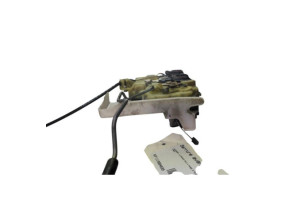 Serrure avant gauche VOLKSWAGEN POLO 4 Photo n°1