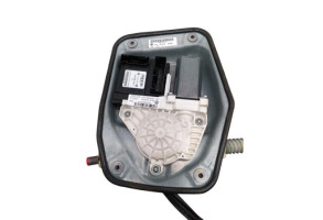 Leve vitre electrique avant gauche VOLKSWAGEN SCIROCCO 3 Photo n°4