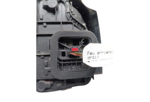 Feu arriere principal droit (feux) VOLKSWAGEN POLO 5 Photo n°2