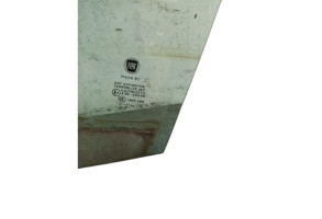 Vitre arriere gauche FIAT 500L Photo n°2