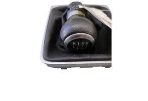 Pommeau de vitesses VOLKSWAGEN PASSAT 5 Photo n°2