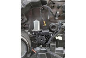 Leve vitre electrique arriere gauche MERCEDES CLASSE A 176 Photo n°2