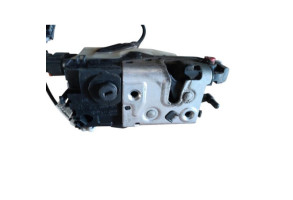 Serrure arriere droit PEUGEOT 208 1 Photo n°8