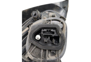 Feu arriere principal droit (feux) PEUGEOT 208 1 Photo n°2