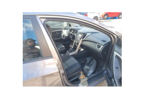 Renfort pare choc avant (traverse) HYUNDAI I 30 2 Photo n°10