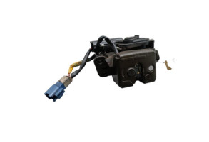 Serrure de hayon TOYOTA YARIS 2 Photo n°1