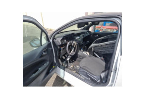 Feu arriere stop central DS DS3 Photo n°8