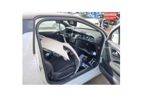 Feu arriere stop central DS DS3 Photo n°9