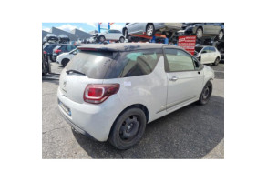 Feu arriere stop central DS DS3 Photo n°10