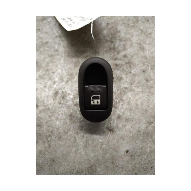 Interrupteur de leve vitre avant droit PEUGEOT 1007 Photo n°1