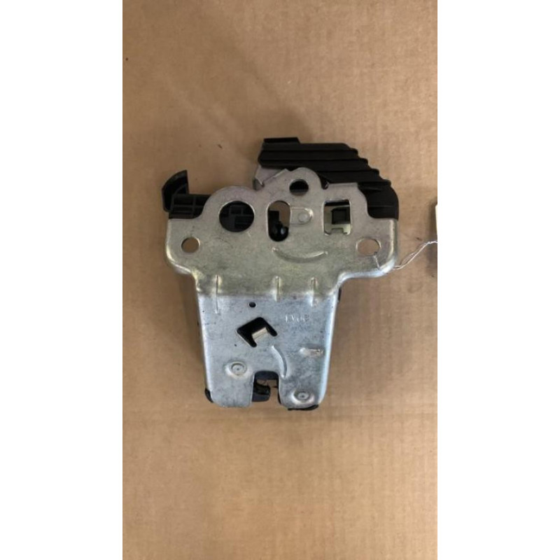 Serrure de hayon AUDI A1 1 Photo n°1