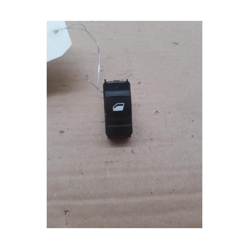 Interrupteur de leve vitre arriere droit PEUGEOT 308 2 Photo n°1