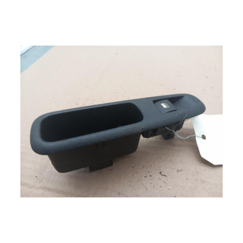 Interrupteur de leve vitre arriere droit PEUGEOT 3008 1 Photo n°1