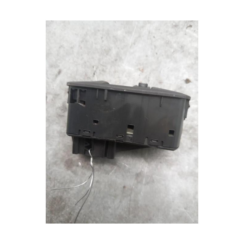 Interrupteur de leve vitre avant gauche OPEL CORSA D Photo n°1