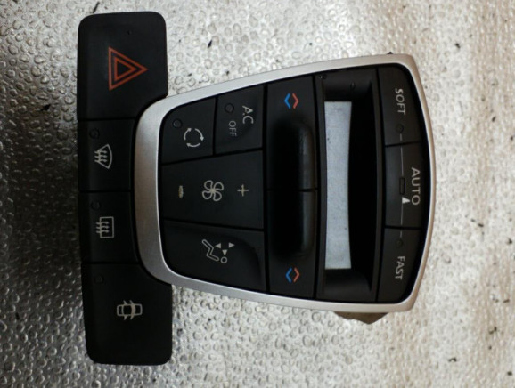 Bouton de warning RENAULT LAGUNA 3 Photo n°1