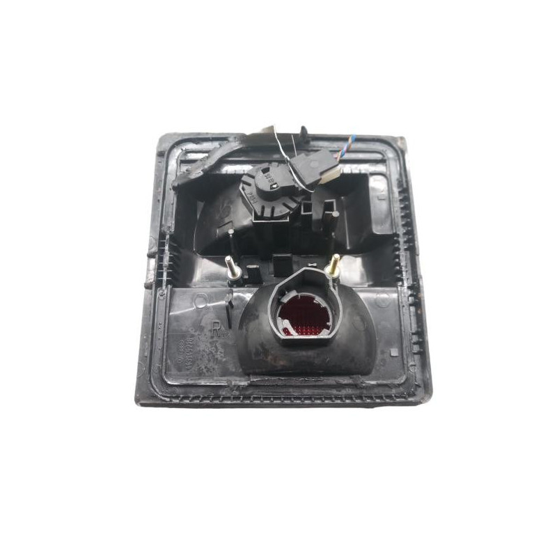 Feu arriere secondaire droit (feux) AUDI 100 2 Photo n°1