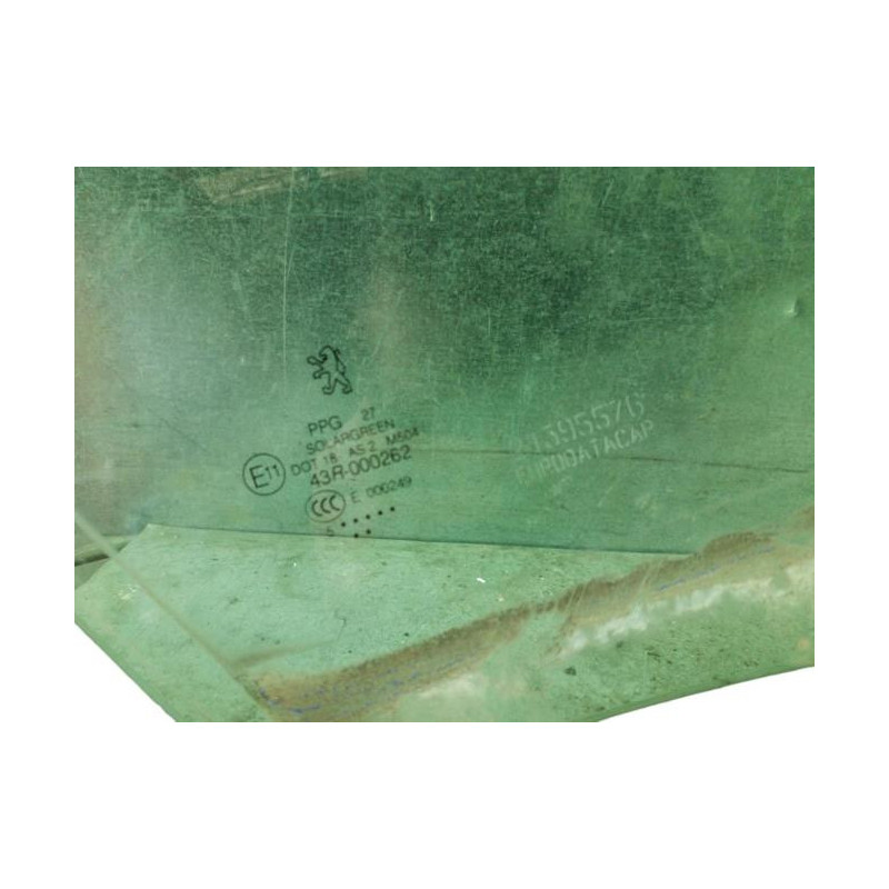 Vitre avant droit PEUGEOT 407 Photo n°1