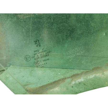 Vitre avant droit PEUGEOT 407