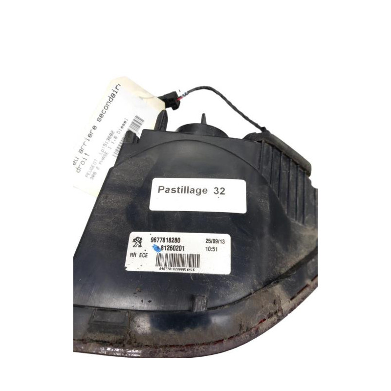 Feu arriere secondaire droit (feux) PEUGEOT 308 2 Photo n°1