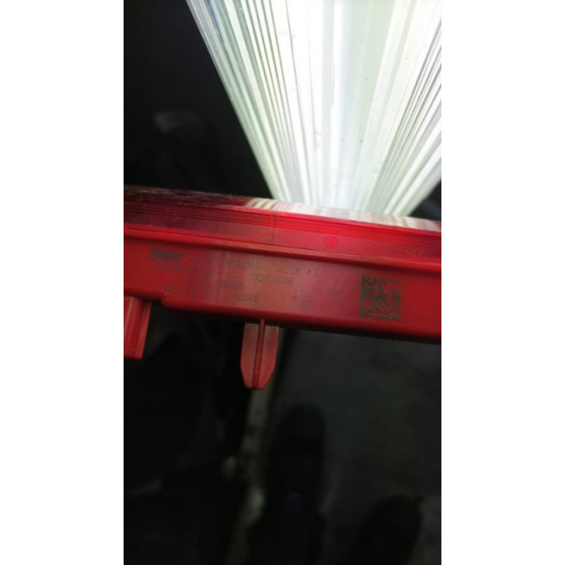 Feu arriere stop central RENAULT CLIO 5 Photo n°1