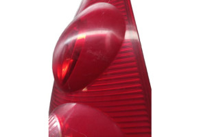 Feu arriere principal droit (feux) PEUGEOT 107 Photo n°3