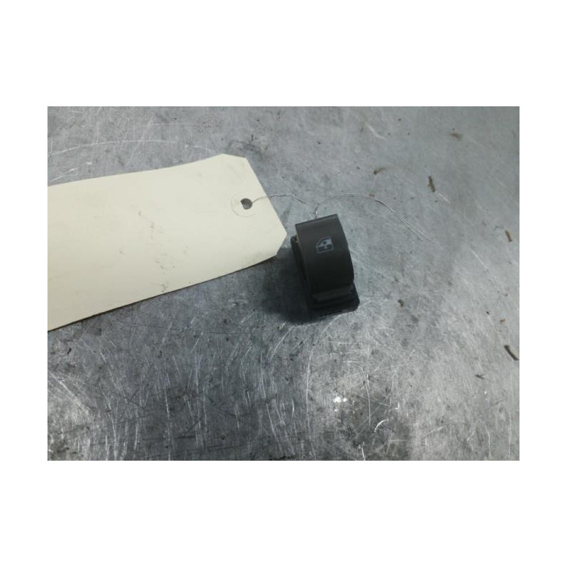 Interrupteur de leve vitre avant droit FIAT IDEA Photo n°1