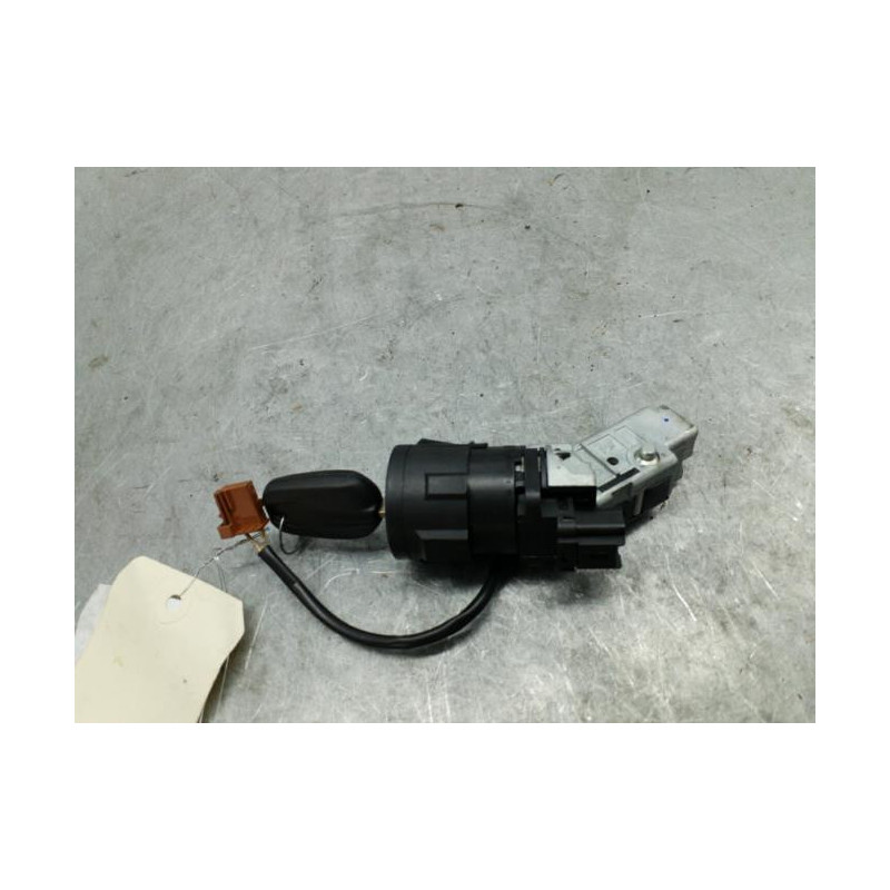 Neiman PEUGEOT TRAVELLER Photo n°1