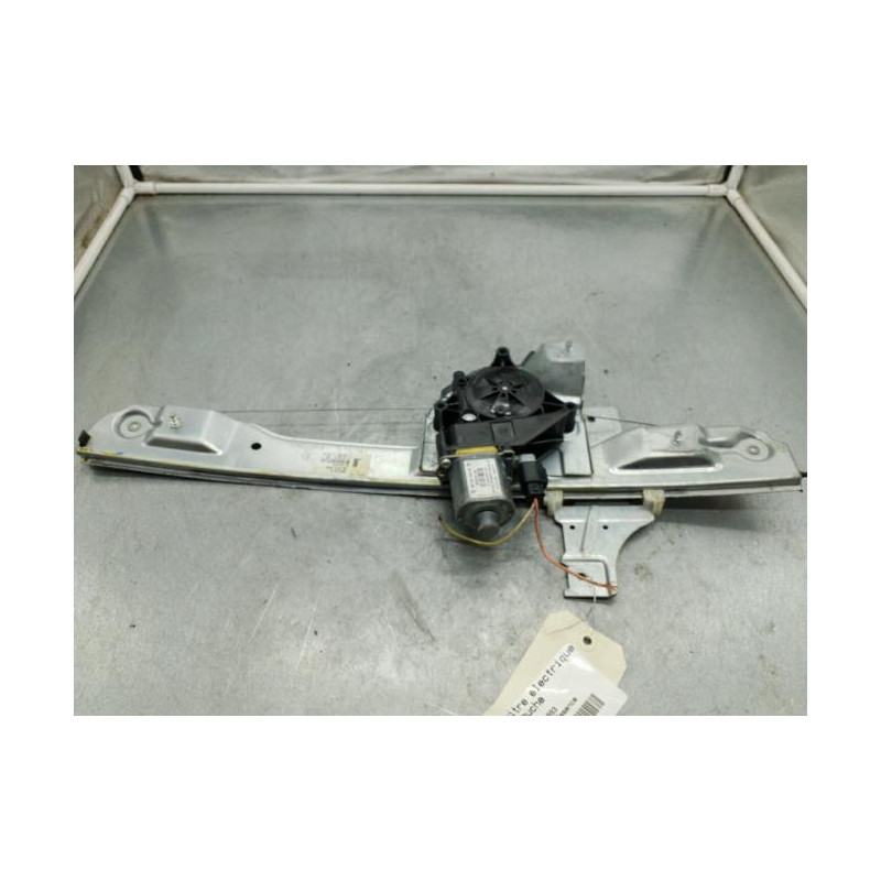 Leve vitre electrique avant gauche PEUGEOT 208 1 Photo n°1