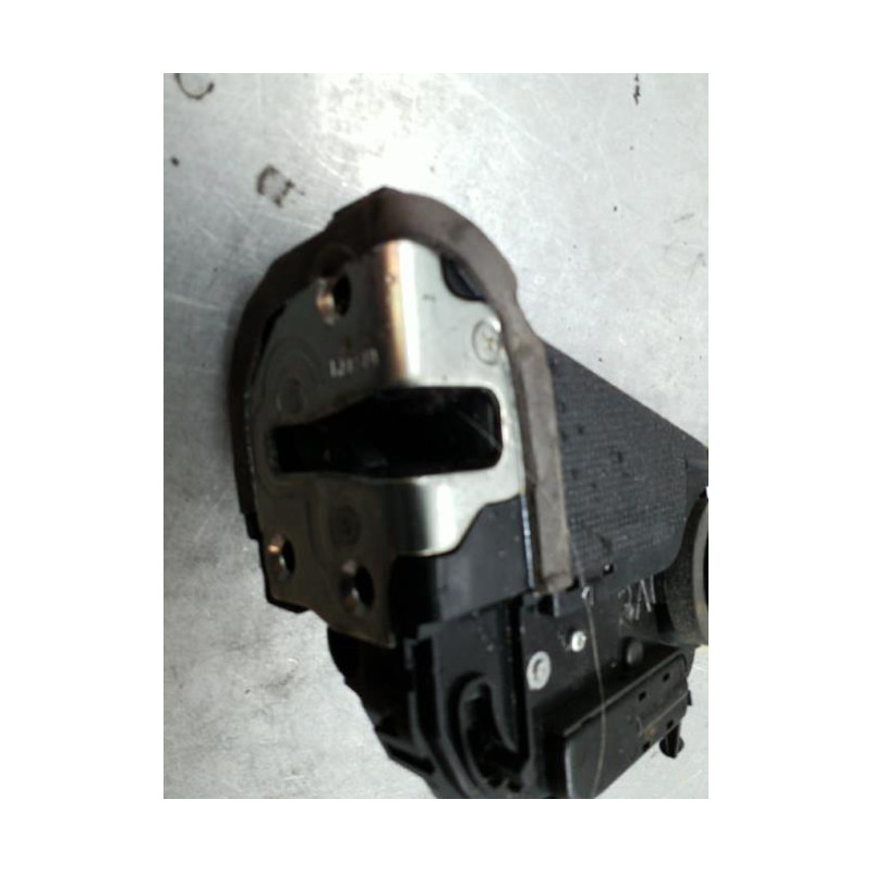 Serrure arriere gauche TOYOTA YARIS 2 Photo n°1