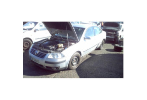 Renfort pare choc avant (traverse) VOLKSWAGEN PASSAT 4 Photo n°4