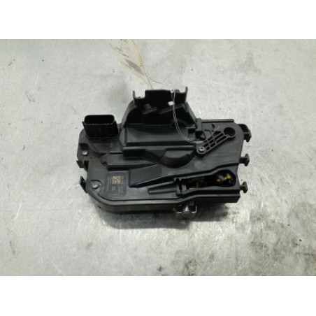 Serrure avant droit FORD PUMA 2