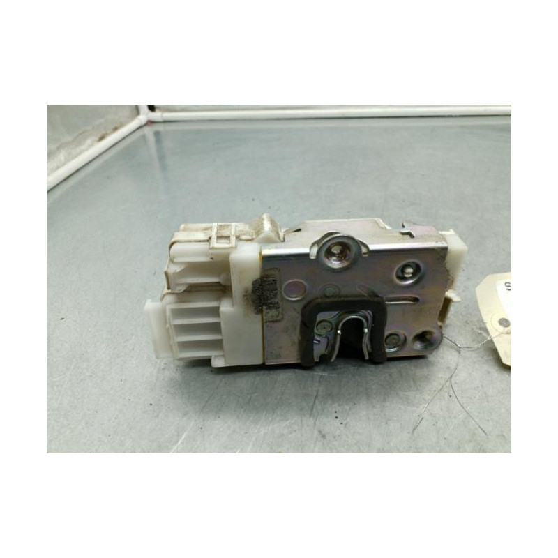 Serrure avant droit MERCEDES CLASSE B 245 Photo n°1