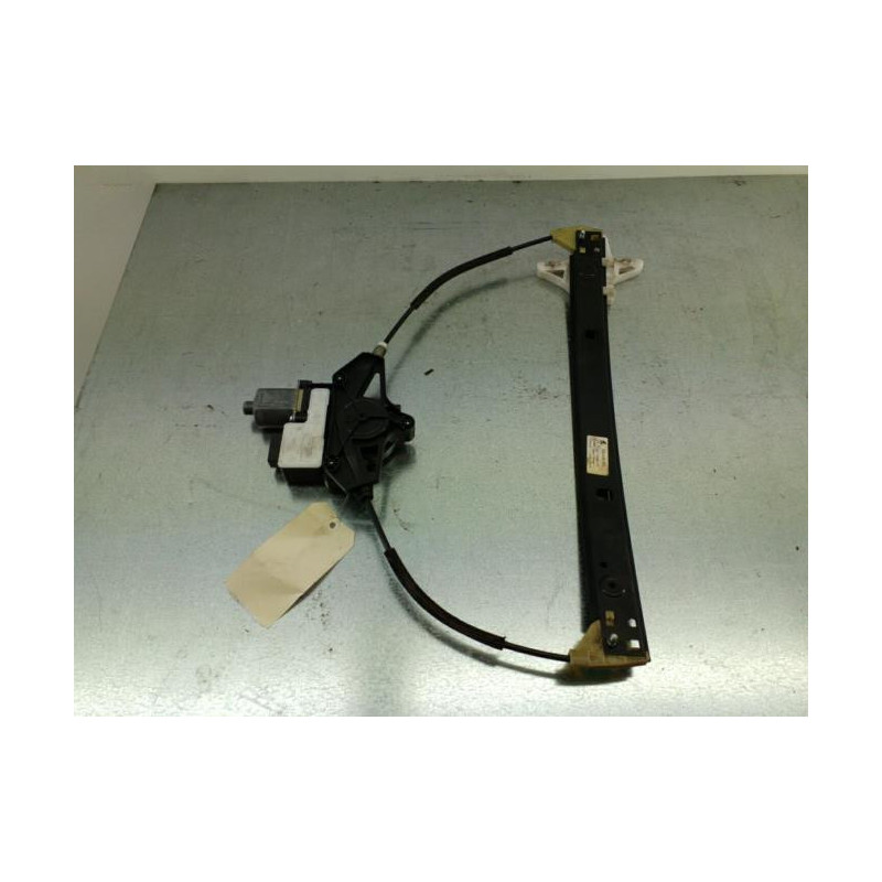 Leve vitre electrique arriere droit SKODA OCTAVIA 3 Photo n°1