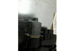 Leve vitre electrique arriere droit SKODA OCTAVIA 3 Photo n°3