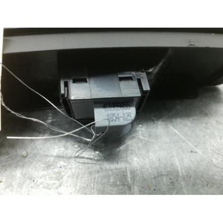 Interrupteur de leve vitre avant droit AUDI A1 1